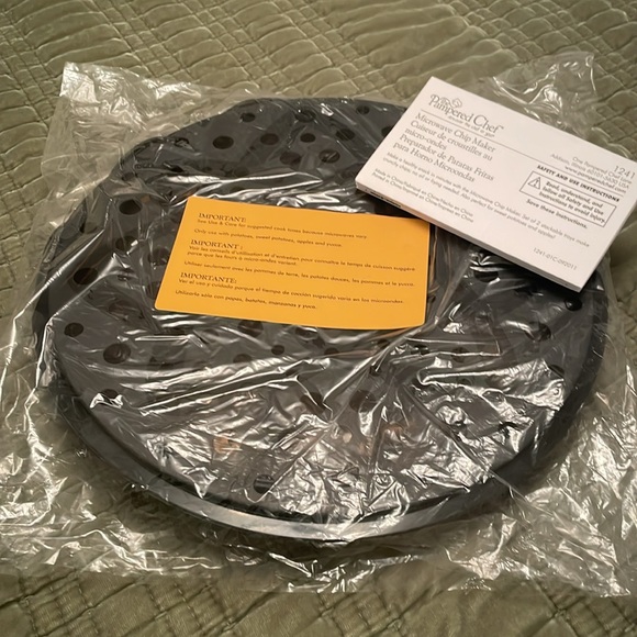 NWT The Pampered Chef #1241 Microwave Chip Maker Potato Chip Maker - Picture 10 of 11